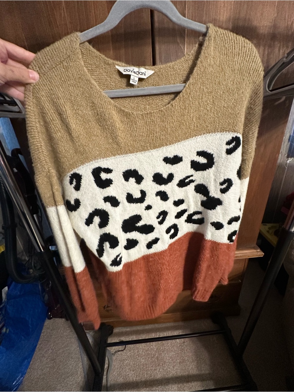 DAVI & DANI Colorblock Leopard Crewneck Sweater - Tan/White/Rust